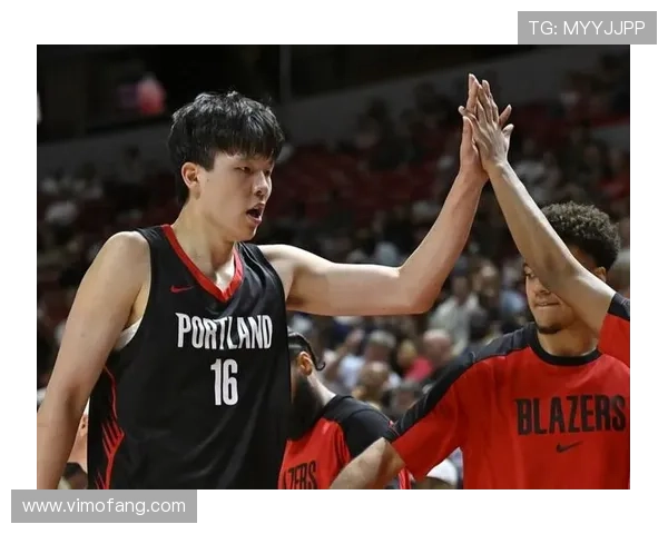 开拓者不敌勇士 杨瀚森砍下9分6篮板表现出色 开拓者不敌勇士 杨瀚森砍下9分6篮板表现出色