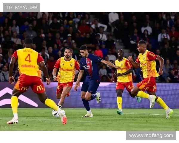 巴黎圣日耳曼主场激战尼斯 姆巴佩破门助队逆转取胜精彩集锦